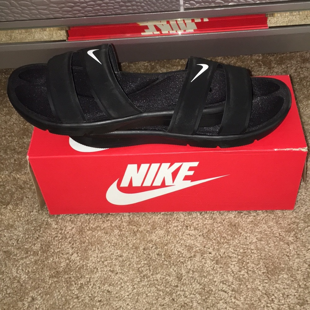 Women’s nine ultra comfort slides